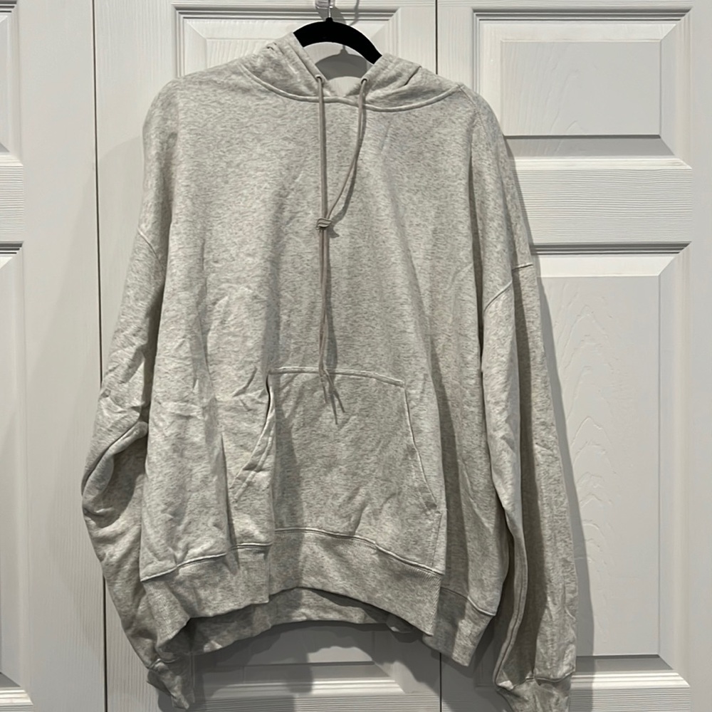 Fabletics hoodie 4x in a sandy grey color.